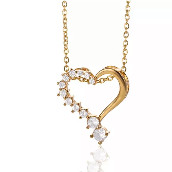 💛Romantic CZ Heart Necklace - Picture 4 of 5